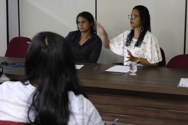 Debater caminhos e novas perspectivas da política estadual de gerenciamento costeiro no Pará foi o objetivo da mais recente programação da “Quinta da Educação Ambiental”, realizada pela Diretoria de Ordenamento, Educação e Descentralização da Gestão Ambiental da Secretaria de Estado de Meio Ambiente e Sustentabilidade (Semas) no Parque Estadual do Utinga. Durante a discussão, os técnicos da Semas, Beatriz Vilar e Clézio Fonseca, mostraram que a política é necessária para o esclarecimento das ações que serão implantadas nos territórios costeiros do Estado do Pará.
FOTO: ASCOM SEMAS
DATA: 06.04.2018
BELÉM - PARÁ <div class='credito_fotos'>Foto: ASCOM SEMAS | <a href='/midias/2018/originais/120721c4-24fc-4994-8791-be66dce80966.jpg' download><i class='fa-solid fa-download'></i> Download</a></div>