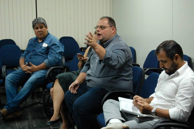 Representantes de instituições públicas, setores da iniciativa privada, sindicatos, associações, cooperativas, Organizações Não Governamentais e de movimentos sociais formam as 13 câmaras temáticas do Fórum de Socioeconomia de Santarém, no oeste paraense. 

FOTO: SAMUEL ALVARENGA / SECOM
DATA: 20.11.2018
SANTARÉM - PARÁ <div class='credito_fotos'>Foto: Samuel Alvarenga / Secom   |   <a href='/midias/2018/originais/1310f4ae-80b4-46be-a4d1-ff0858121675.jpg' download><i class='fa-solid fa-download'></i> Download</a></div>