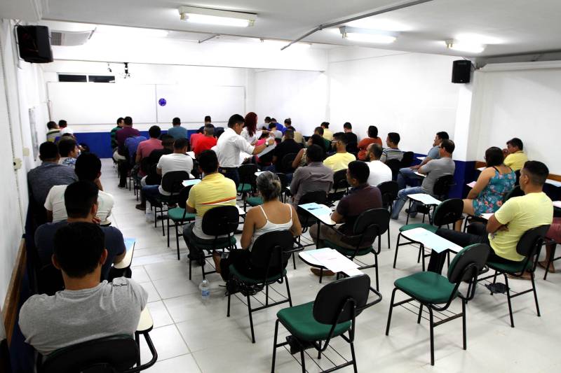 Um total de 9011 candidatos fizeram as provas para concorrer a 500 vagas para agente prisional da Superintendência do Sistema Penitenciário do Estado (Susipe), neste domingo, 18. No total, 11.835 candidatos estavam inscritos para o concurso, que é o primeiro da instituição para o cargo.
FOTO: CRISTINO MARTINS / AG. PARÁ
DATA: 18.03.2018
BELÉM - PARÁ <div class='credito_fotos'>Foto: Cristino Martins/Ag. Pará | <a href='/midias/2018/originais/132834f2-a18a-40ad-9363-b08d6613c8d5.jpg' download><i class='fa-solid fa-download'></i> Download</a></div>
