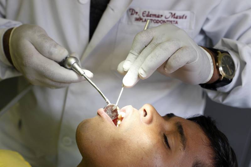 A Diretoria de Assistência Biopsicossocial da Superintendência do Sistema Penitenciário do Estado (Susipe) vem realizando um mutirão de atendimento médico e odontológico, vacinação e teste de HIV e sífilis nos presídios da Região Metropolitana de Belém (RMB), desde o mês de junho. Nesta quarta-feira (14), a ação ocorreu no Centro de Recuperação Penitenciário do Pará III (CRPP III), localizado no Complexo de Santa Izabel, na Região Metropolitana de Belém. Foram três dias de atendimento, que beneficiaram mais de 100 presos.
FOTO: AKIRA ONUMA/ASCOM SUSIPE
DATA: 15.11.2018
BELÉM - PARÁ <div class='credito_fotos'>Foto: Akira Onuma / Ascom Susipe | <a href='/midias/2018/originais/14b2b39d-b69e-4640-a81a-908048495d9f.jpg' download><i class='fa-solid fa-download'></i> Download</a></div>