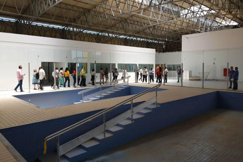 Representantes de organizações sociais, do Conselho Estadual dos Direitos da Pessoa com Deficiência, de órgãos estaduais e do Ministério Público do Pará visitaram as obras do Centro Integrado de Inclusão e Reabilitação (CIIR), em Belém.
FOTO: THALITA GARCIA / ASCOM INDSH
DATA: 21.03.2018
BELÉM - PARÁ <div class='credito_fotos'>Foto: THALITA GARCIA / ASCOM INDSH | <a href='/midias/2018/originais/158ff62a-4399-4892-8ce9-38e21783043c.jpg' download><i class='fa-solid fa-download'></i> Download</a></div>