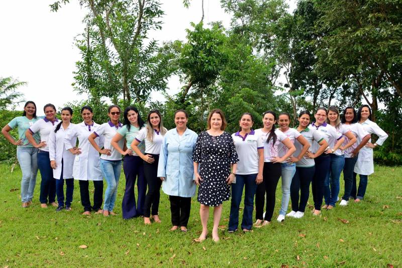 A Unacon prestou homenagem alusiva ao Dia das Mães, também para quem cuida dos usuários: suas colaboradores mães.

FOTO: ASCOM UNACON
DATA: 13.05.2018
TUCURUÍ - PARÁ <div class='credito_fotos'>Foto: Ascom Unacon   |   <a href='/midias/2018/originais/15f60f8a-0395-4767-b4c3-f10e44998ce2.jpg' download><i class='fa-solid fa-download'></i> Download</a></div>