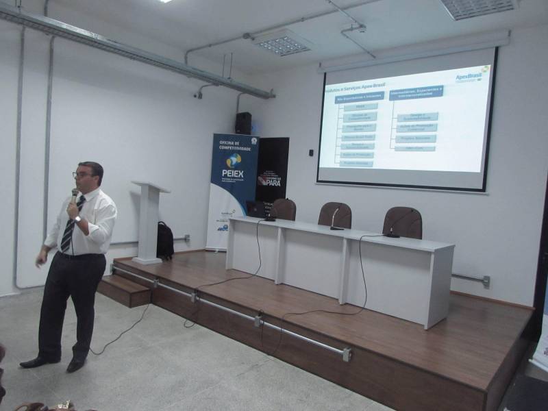 O Parque de Ciência e Tecnologia (PCT) Guamá e o Núcleo Operacional Belém do Programa de Qualificação para Exportação, da Agência Brasileira de Promoção de Exportações e Investimentos (Peiex/Apex-Brasil), realizaram na última quinta-feira (12) a oficina “Inovação e Desenvolvimento de Produtos para o Comércio Exterior”. Participaram cerca de 50 empresas, que já iniciaram suas atividades no comércio exterior ou integram o Programa de Qualificação para Exportação (Peiex). A oficina foi conduzida por Roberto Lang, consultor com experiência em Gestão e Marketing para Exportação, que atua no Brasil e no exterior. Durante a oficina, foram apresentados práticas e conhecimentos técnicos para que os participantes desenvolvam estratégias e competências destinadas a aprimorar seus produtos e empresas, tornando-os mais competitivos para o comércio exterior.
FOTO: ASCOM / SECTET
DATA: 13.04.2018
BELÉM - PÁRÁ <div class='credito_fotos'>Foto: Ascom Sectet | <a href='/midias/2018/originais/1865311a-7584-47a3-afea-b1ef53f68628.jpg' download><i class='fa-solid fa-download'></i> Download</a></div>