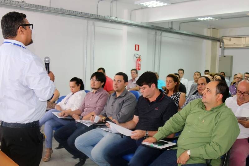 Produtores de queijo e leite do Arquipélago do Marajó fizeram uma visita técnica ao Parque de Ciência e Tecnologia Guamá (PCT Guamá), na segunda-feira (11), onde conheceram os laboratórios de Qualidade do Leite, Engenharia Biológica e Instrumentação para Produtos Agroindustriais, sendo dois específicos de leite e um de melhoramento genético de búfalas.

FOTO: ASCOM PCT GUAMÁ
DATA: 11.06.2018
BELÉM - PARÁ <div class='credito_fotos'>Foto: ASCOM / PCT GUAMÁ   |   <a href='/midias/2018/originais/1917007a-88bf-4297-832a-78f1ee2c2977.jpg' download><i class='fa-solid fa-download'></i> Download</a></div>