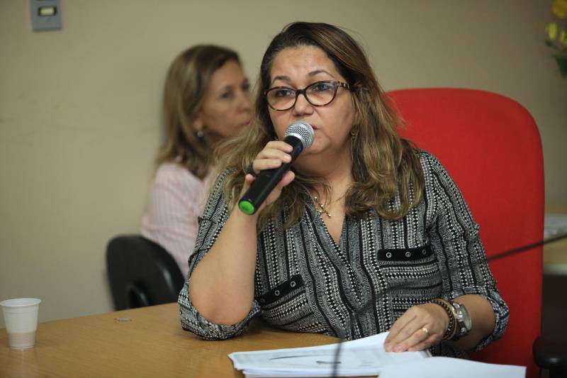 O compromisso do governo do estado com a população paraense pode ser medido pelos números apresentados pelas Secretarias de Estado de Planejamento (Seplan) e da Fazenda (Sefa) no início da tarde desta quarta-feira (28) durante audiência pública na Assembleia Legislativa do Estado (Alepa) realizada para demonstrar e avaliar o cumprimento das metas fiscais pelo Poder Executivo, referentes ao último quadrimestre, comparativamente ao mesmo intervalo do exercício anterior. Na foto, a secretária adjunta do tesouro da Sefa Adélia Macedo.
FOTO: MÁCIO FERREIRA / AG. PARÁ
DATA: 28.02.2018
BELÉM - PARÁ <div class='credito_fotos'>Foto: MÁCIO FERREIRA/ AG. PARÁ | <a href='/midias/2018/originais/1aefbe40-27e9-40c3-8af4-64c6c8a79141.jpg' download><i class='fa-solid fa-download'></i> Download</a></div>