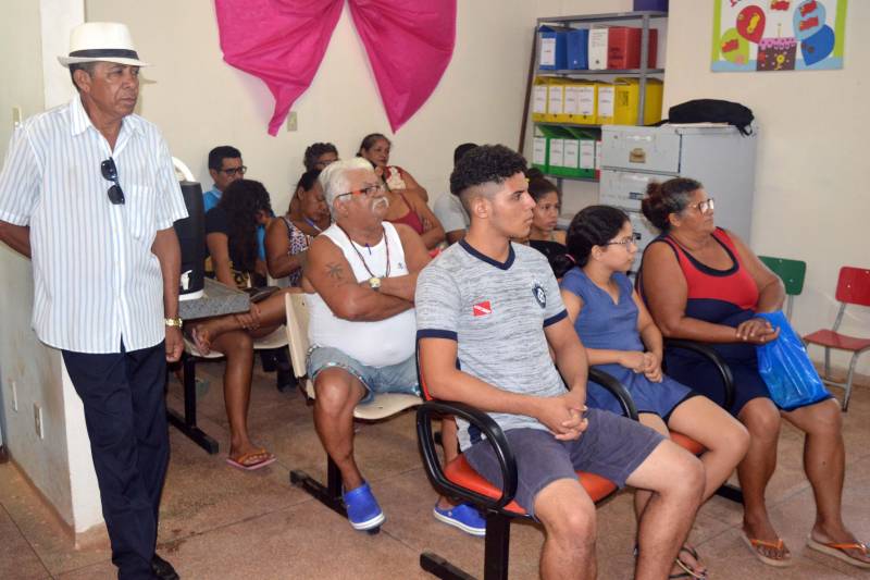 Em alusão à Campanha Novembro Azul, o setor de Humanização do Hospital Metropolitano de Urgência e Emergência (HMUE), localizado em Ananindeua, levou, nesta quinta-feira, 22, uma dinâmica sobre o câncer de próstata aos usuários da Unidade Básica de Saúde (UBS) Mariguela, no bairro do Aurá. 

FOTO: ASCOM HMUE
DATA: 23.11.2018
ANANINDEUA - PARÁ <div class='credito_fotos'>Foto: ASCOM HMUE   |   <a href='/midias/2018/originais/1b44d606-6f66-4b65-a231-85d11ee56876.jpg' download><i class='fa-solid fa-download'></i> Download</a></div>