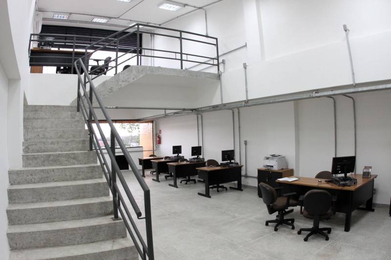 O Parque de Ciência e Tecnologia Guamá (PCT Guamá), em Belém, ganhou um novo prédio para solidificação das ações de incremento ao desenvolvimento socioeconômico do Estado, o Espaço Empreendedor. A cerimônia de inauguração, na quarta-feira (07), foi conduzida pelo governador Simão Jatene e o titular da Secretaria de Estado de Ciência, Tecnologia e Educação Profissional e Tecnológica (Sectet), Alex Fiúza de Mello.
FOTO: CRISTINO MARTINS / AG. PARÁ
DATA: 07.03.2018
BELÉM - PARÁ <div class='credito_fotos'>Foto: Cristino Martins/Ag. Pará | <a href='/midias/2018/originais/1bb53284-aad7-4446-ae44-ec99dba92493.jpg' download><i class='fa-solid fa-download'></i> Download</a></div>