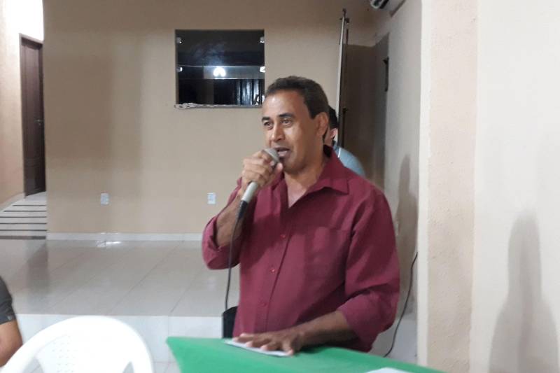 O programa CredCidadão ajudou a concretizar os sonhos de empreendedores dos municípios de Belterra e Mojuí dos Campos (foto), no Baixo Amazonas, nesta quarta feira (02), contribuindo a dinamizar os negócios dos mais variados segmentos econômicos - de cosméticos à criação de galinhas ou de assistência técnica de celulares à venda de polpa de frutas. Na foto, o prefeito em exercício de Mojuí dos Campos, Antônio Arruda.
FOTO: ASCOM CREDCIDADÃO
DATA: 02.05.2018
MUJUÍ DOS CAMPOS - PARÁ <div class='credito_fotos'>Foto: ASCOM / CREDCIDADÃO | <a href='/midias/2018/originais/1c1f2163-58fc-4462-a77c-2c8569e28209.jpg' download><i class='fa-solid fa-download'></i> Download</a></div>