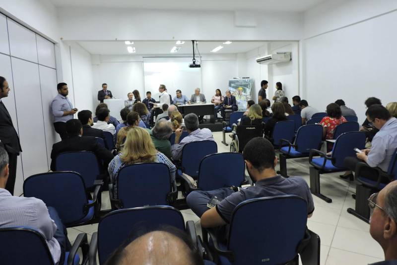 A gastronomia paraense tem ganhado destaque internacional e, na manhã desta terça-feira, 20, o Governo do Estado formalizou uma iniciativa que pretende transformar o Pará numa referência mundial para o turismo gastronômico: foram assinados os atos de implantação do Centro Global de Gastronomia e Biodiversidade (o Termo de Fomento, garantindo o apoio do Governo do Estado ao projeto e o Termo de Cessão da área que o centro vai ocupar no Parque Ambiental do Utinga).
FOTO: ASCOM SEDEME
DATA: 20.03.2018
BELÉM - PARÁ <div class='credito_fotos'>Foto: Ascom Sedeme | <a href='/midias/2018/originais/1d456631-0577-480c-b7d9-ed39529777e6.jpg' download><i class='fa-solid fa-download'></i> Download</a></div>