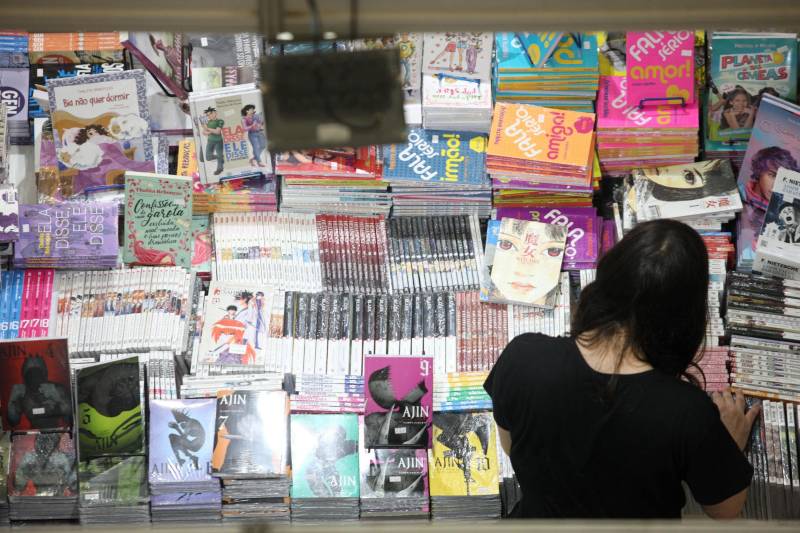 XXII Feira Pan-Amazônica do Livro, NO Hangar.
FOTO: MARCELO LELIS / AG. PARÁ
DATA: 07.06.2018
BELÉM - PARÁ <div class='credito_fotos'>Foto: Marcelo Lelis / Ag. Pará | <a href='/midias/2018/originais/1d51b6da-423a-49ba-9734-0d93cb2ad527.jpg' download><i class='fa-solid fa-download'></i> Download</a></div>