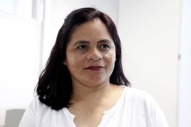 Com área total de mais de nove mil metros quadrados, a nova Cadeia Pública de Redenção, no sudeste paraense, já está com 94,32% da obra concluída. A última etapa consiste no acabamento e equipagem da unidade prisional. A previsão de entrega é para março de 2019. A nova unidade prisional terá capacidade para 306 novas vagas e está orçada em mais de R$ 11 milhões. Na foto, a coordenadora de Engenharia e Arquitetura da Susipe, Célia Monteiro.

FOTO: ASCOM / SUSIPE
DATA: 24.12.2018
REDENÇÃO - PARÁ <div class='credito_fotos'>Foto: ASCOM SUSIPE   |   <a href='/midias/2018/originais/1d569016-52b5-40d9-8557-70bb7bafb911.jpg' download><i class='fa-solid fa-download'></i> Download</a></div>