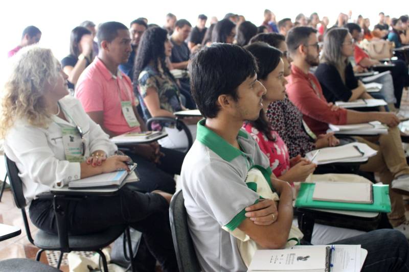 A Secretaria de Estado de Meio Ambiente e Sustentabilidade (Semas) e o Programa Municípios Verdes (PMV), realizam, durante uma semana, na capital paraense, a II Qualificação para Gestão Ambiental dos Municípios do Pará. O evento, que tem como objetivo capacitar gestores e técnicos de secretarias municipais de Meio ambiente e integrantes dos Conselhos Ambientais para o pleno exercício da gestão ambiental, foi aberto nesta segunda-feira, 7, e segue até a sexta-feira, 11, no Hotel Gold Mar, em Belém.
FOTO: ASCOM SEMAS
DATA: 08.05.2018
BELÉM - PARÁ <div class='credito_fotos'>Foto: ASCOM SEMAS | <a href='/midias/2018/originais/1de5b41c-a4bc-48eb-bb90-3e7710cf0e6b.jpg' download><i class='fa-solid fa-download'></i> Download</a></div>