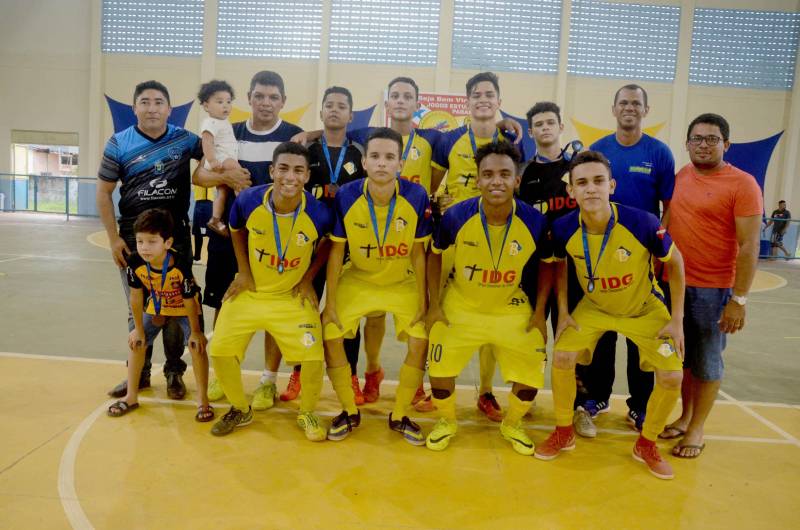 A etapa regional dos Jogos Estudantis Paraenses (Jeps), realizada de 16 a 19 de maio, no município de Igarapé-Açu, no nordeste do Estado, selecionou os times que vão disputar a etapa estadual, em junho, em Belém. Depois dos quatro dias de disputas, Castanhal foi apontada como a delegação que levará para a próxima etapa o maior número de times.
FOTO: RAI PONTES / ASCOM SEDUC
DATA: 20.05.2018
IGARAPÉ-AÇU - PARÁ <div class='credito_fotos'>Foto: Rai Pontes/Ascom Seduc | <a href='/midias/2018/originais/1e0ed707-0bc5-4bdb-ab3f-ecc8fdbfeea0.jpg' download><i class='fa-solid fa-download'></i> Download</a></div>