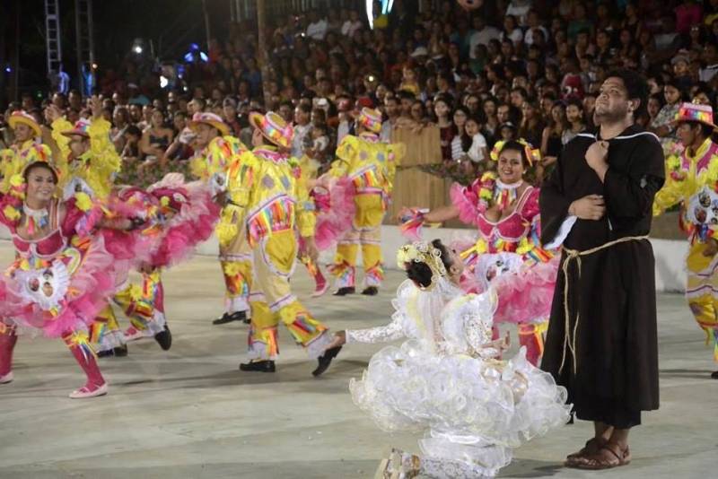 Começa nesta quinta-feira (14) o 25º Festival Folclórico de Tracuateua, com o tema “Nos trilhos da memória, Tracuateua nos encanta com suas histórias”, uma homenagem ao próprio município, localizado na região Rio Caeté.

FOTO: DIVULGAÇÃO
DATA: 14.06.2018
TRACUATEUA - PARÁ <div class='credito_fotos'>Foto: Divulgação   |   <a href='/midias/2018/originais/1ec6f1a6-5eec-48e0-b8da-96d7e3c9456f.jpg' download><i class='fa-solid fa-download'></i> Download</a></div>