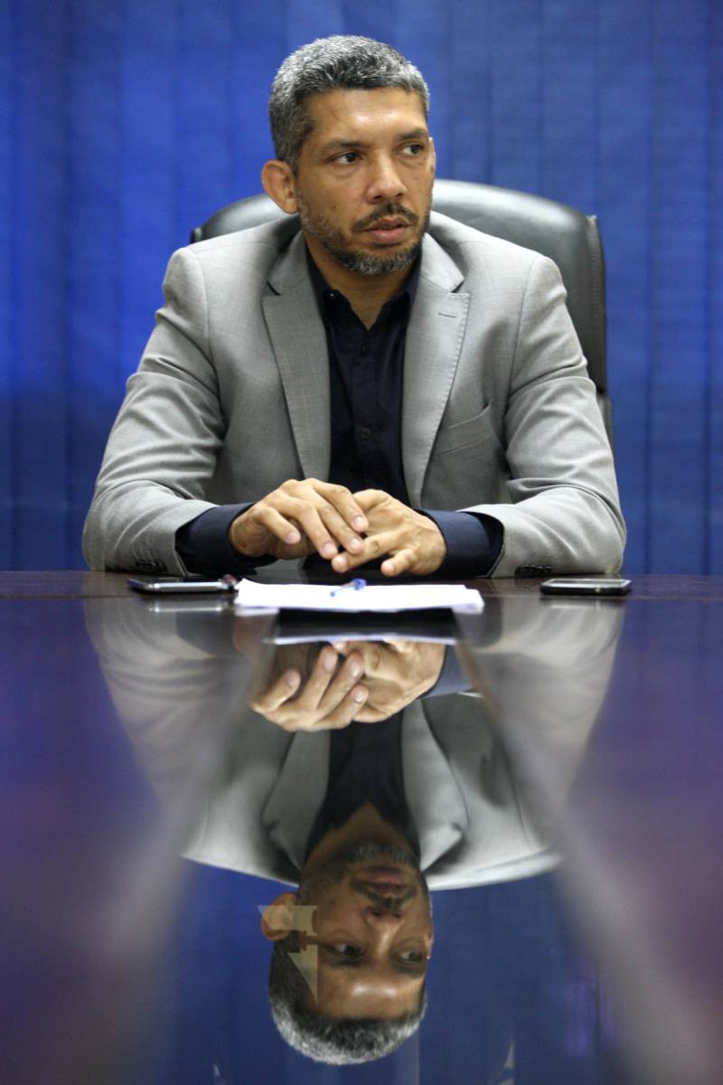 De acordo com o delegado geral da Polícia Civil do Pará, Cláudio Galeno (foto), nenhum outro estado brasileiro teve esse incremento em sua força policial. “Posso afirmar sem medo que o governador Simão Jatene foi o grande responsável pela revitalização do nosso contingente policial.
FOTO: MARCELO LELIS / AG. PARÁ
DATA: 21.05.2018
BELÉM - PARÁ <div class='credito_fotos'>Foto: Marcelo Lelis / Ag. Pará | <a href='/midias/2018/originais/20310a90-f047-41fa-96bc-2e56ffeebe9e.jpg' download><i class='fa-solid fa-download'></i> Download</a></div>