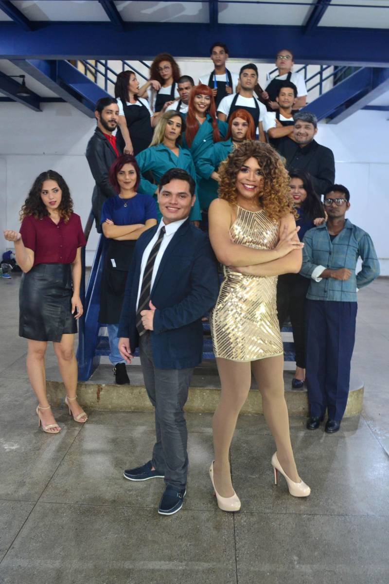 Estreia nesta terça-feira, 29, o espetáculo musical “Fábrica de Sonhos”, resultado do Laboratório de Artes Cênicas desenvolvido nas Oficinas Curro Velho da Fundação Cultural do Pará. A apresentação será gratuita, até o dia 31 de maio, sempre às 19h30, com entrada franca no Teatro Experimental Waldemar Henrique.

FOTO: AGILSON LOBATO / ASCOM FCP
DATA: 28.05.2018
BELÉM - PARÁ <div class='credito_fotos'>Foto: AGILSON LOBATO / ASCOM FCP   |   <a href='/midias/2018/originais/20cdfe76-d414-4b24-a0fc-8537d10c6012.jpg' download><i class='fa-solid fa-download'></i> Download</a></div>