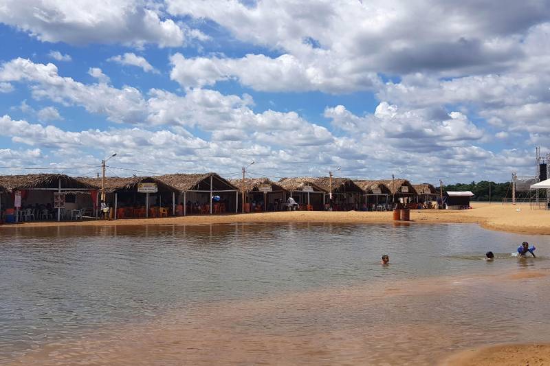 A 100 quilômetros de Marabá, a cidade de Palestina do Pará se torna um recanto para os veranistas que procuram nas águas do Araguaia descanso, contemplação da natureza e diversão.
FOTO: ASCOM CRGSP
DATA: 08.07.2018
PALESTINA DO PARÁ - PARÁ <div class='credito_fotos'>Foto: ASCOM CRGSP | <a href='/midias/2018/originais/20dba025-eee4-427f-be08-5cd66f4c0289.jpg' download><i class='fa-solid fa-download'></i> Download</a></div>