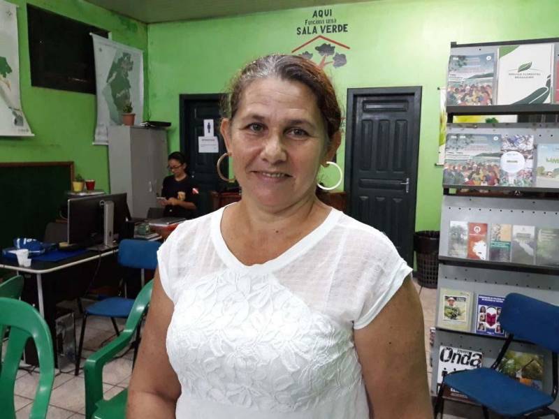 A Fundação Pro Paz realiza nesta terça-feira (24), em Itaituba, sudoeste do Pará, um encontro sobre o Mover (Movimento pela Valorização do Estatuto da Criança e do Adolescente), na Secretaria Municipal de Meio Ambiente (Semma), para fortalecer e atualizar o sistema de garantia de direitos de crianças e adolescentes. A capacitação, que prossegue até o meio-dia de quarta-feira (25), é destinado a gestores, assistentes sociais, conselheiros tutelares, operadores do direito e outros profissionais da área. Na foto, Maria José de Barros, conselheira tutelar de Itaituba.
FOTO: ASCOM / PRO PAZ
DATA: 24.04.2018
ITAITUBA - PARÁ <div class='credito_fotos'>Foto: ASCOM PRO PAZ | <a href='/midias/2018/originais/21ac7354-2275-41e9-be5a-e0054a736dc7.jpg' download><i class='fa-solid fa-download'></i> Download</a></div>