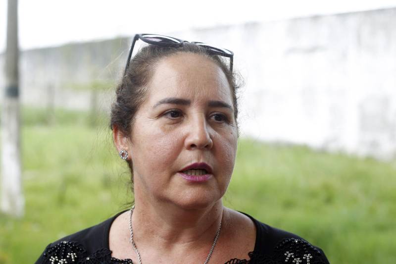 “Todas as internas que entram na unidade passam pelo teste de diagnóstico para saber se possuem o vírus HIV. Os testes rápidos não são obrigatórios. Mas, para nossa surpresa, todas, ainda que com certo receio, fazem o teste. Desta forma podemos acompanhar melhor os casos que se apresentam dentro da unidade”, informou a enfermeira Adriana Diniz (foto).
FOTO: AKIRA ONUMA/ASCOM SUSIPE
DATA: 20.11.2018
ANANINDEUA - PARÁ <div class='credito_fotos'>Foto: Akira Onuma / Ascom Susipe | <a href='/midias/2018/originais/21b5b9d2-de22-4365-8e0d-f180e407191a.jpg' download><i class='fa-solid fa-download'></i> Download</a></div>