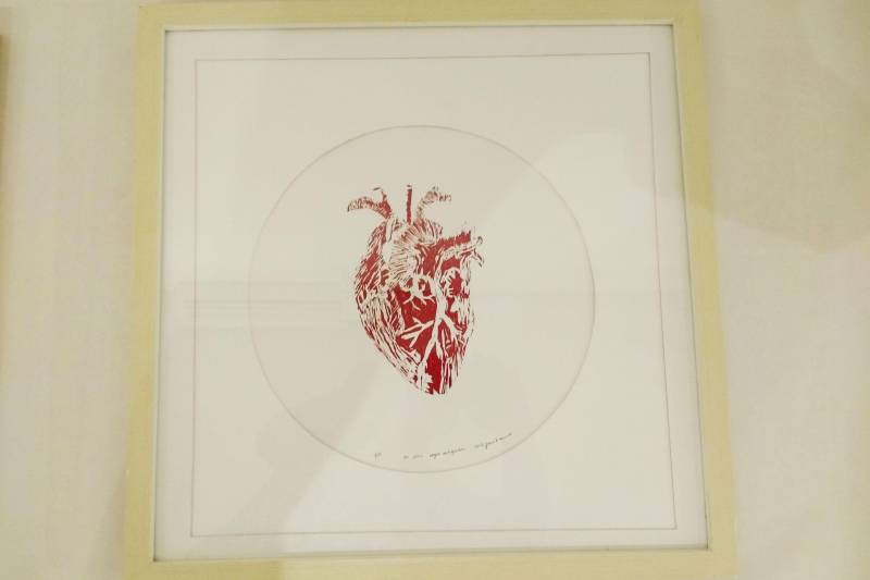 A exposição “Corpo-Máquina”, do artista Jean Ribeiro, é um dos projetos vencedores do edital Pauta Livre 2018, por meio do Seiva - Programa de Incentivo à Arte e à Cultura. A exposição xilográfica terá abertura hoje, 15, às 19h, na Galeria Theodoro Braga, da Fundação Cultural do Pará (FCP), e permanecerá aberta para visitação até o dia 13 de abril, de 9h as 18h. Jean Ribeiro utilizou a técnica de xilogravura e linéleo-gravura para montar a exposição. O artista trabalha comprovadamente com essa linguagem há 16 anos, iniciando sua trajetória na oficina de xilogravura do Curro Velho, da FCP.
FOTO: ASCOM / FCP
DATA: 15.03.2018
BELÉM - PARÁ <div class='credito_fotos'>Foto: ASCOM FCP | <a href='/midias/2018/originais/21bf7a94-89ce-4f87-b004-4a39b834e2d0.jpg' download><i class='fa-solid fa-download'></i> Download</a></div>