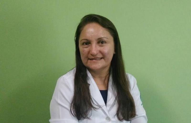 Esclarecer dúvidas e orientar sobre como prevenir a hipertensão foram os principais objetivos da palestra sobre nutrição, que encerrou as atividades de combate à conhecida "pressão alta" nesta quinta-feira (26), no Instituto de Assistência dos Servidores do Estado do Pará (Iasep). A iniciativa marca o Dia Nacional de Prevenção e Combate à Hipertensão Arterial. A programação foi realizada pela Gerência de Assistência Preventiva do Iasep, e contou com serviços como aferição da pressão arterial e medição de glicose. Após as medições, segurados e servidores do Instituto participavam da palestra, recebendo orientação sobre a importância da prática de atividades físicas na redução da pressão arterial, tanto em indivíduos que já têm a pressão alta quanto naqueles que ainda não têm a doença. Na foto, a nutricionista Jaciara Côrrea.
FOTO: ASCOM / IASEP
DATA: 26.04.2018
BELÉM - PARÁ <div class='credito_fotos'>Foto: ASCOM IASEP | <a href='/midias/2018/originais/21e334f3-58d3-4c9d-97cc-cff548feae9d.jpg' download><i class='fa-solid fa-download'></i> Download</a></div>