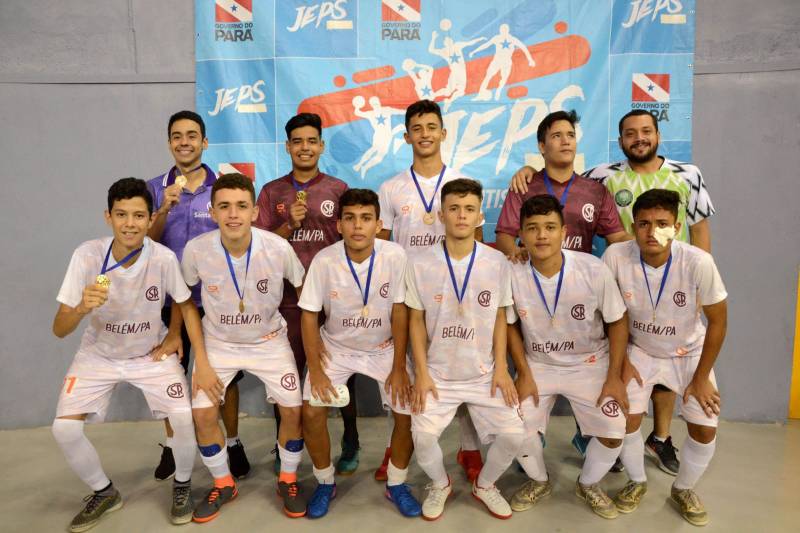 A 60ª edição dos Jogos Estudantis Paraenses (JEPs) encerrou neste domingo (24), na Arena Guilherme Paraense, em Belém. Após dois dias de competições, foram conhecidas as 16 equipes das modalidades coletivas de basquete, volei, futsal e handebol, nas categorias "A" (12 a 14 anos) e "B" (15 a 17 anos) que vão representar o Pará na etapa nacional dos Jogos Escolares da Juventude, em setembro.
FOTO: FERNANDO NOBRE / ASCOM SEDUC
DATA: 24.06.2018
BELÉM - PARÁ <div class='credito_fotos'>Foto: FERNANDO NOBRE/ASCOM SEDUC | <a href='/midias/2018/originais/220c01f7-67a7-4959-b7ba-247537800c0b.jpg' download><i class='fa-solid fa-download'></i> Download</a></div>