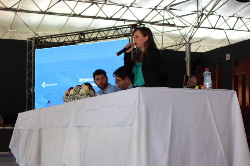 A Secretaria de Estado de Meio Ambiente e Sustentabilidade (Semas) apresentou à população de Vila do Conde, em Barcarena (Região do Tocantins), o Projeto de Expansão do Terminal de Uso Privado (TUP) e o Relatório de Controle Ambiental (RCA) do empreendimento, durante Reunião Pública realizada na terça feira (20). Ambos ainda estão sendo analisados por equipes da Semas, em processo de licenciamento ambiental para expansão das atividades do terminal de Vila do Conde.
FOTO: ASCOM SEMAS
DATA: 21.11.2018
BARCARENA - PARÁ <div class='credito_fotos'>Foto: ASCOM SEMAS | <a href='/midias/2018/originais/237b777b-e4b1-4335-98b6-93ce6afa0e4b.jpg' download><i class='fa-solid fa-download'></i> Download</a></div>