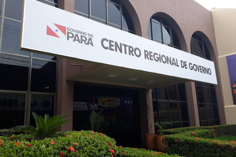 O Centro Regional de Governo do Baixo Amazonas (foto), em Santarém, fará processo de seleção para a contratação de estagiários de áreas afins às Coordenadorias de Administração e Finanças, Desenvolvimento Econômico e Incentivo à Produção, Infraestrutura e Logística, Saúde e Assistência Social, Educação e Segurança Pública. Os candidatos serão encaminhados pelas Instituições de Ensino Superior (IES) que têm convênio vigente com o Governo do Estado para este fim: Centro Universitário da Amazônia (Unama), Instituto Esperança de Ensino Superior (Iespes), Universidade do Estado do Pará (Uepa) e Universidade Federal do Oeste do Pará (Ufopa).
FOTO: SAMUEL ALVARENGA / ASCOM CRGBA
DATA: 21.06.2018
SANTARÉM - PARÁ <div class='credito_fotos'>Foto: SAMUEL ALVARENGA / ASCOM CRGBA | <a href='/midias/2018/originais/25c9405d-06ce-46b9-a0ce-44a5adb4cdb0.jpg' download><i class='fa-solid fa-download'></i> Download</a></div>