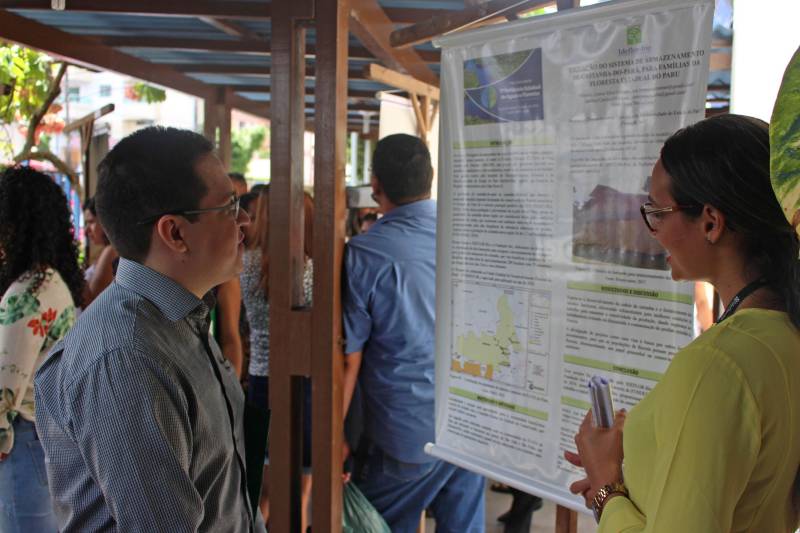 O VI Seminário Estadual de Águas e Florestas, promovido pela Secretaria de Estado de Meio Ambiente e Sustentabilidade (Semas), em comemoração aos dias mundiais da Floresta (21 de Março) e das Águas (22), incentivou a reflexão sobre a necessidade da preservação de recursos naturais necessários à manutenção da vida no planeta. Realizado nesta terça-feira (27), no auditório do Centro de Ciências Naturais e Tecnologia (CCNT), da Universidade do Estado do Pará (Uepa), o evento reuniu técnicos ambientais e universitários. A programação comemorativa começou na segunda-feira (26), com minicursos sobre Hidrologia Básica e Outorga de Direitos de Usos de Recursos Hídricos. A Semas iniciou, simultaneamente, uma campanha intitulada “Aguazônia”, com orientações didáticas, por meio das redes sociais, estimulando o consumo consciente dos recursos hídricos.
FOTO: ASCOM / SEMAS
DATA: 27.03.2018
BELÉM - PARÁ <div class='credito_fotos'>Foto: ASCOM SEMAS | <a href='/midias/2018/originais/25db07a6-1930-4199-9a0f-2aad97b1b29b.jpg' download><i class='fa-solid fa-download'></i> Download</a></div>
