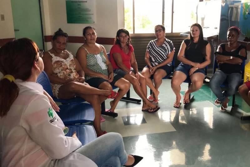 Vivi um inferno durante a minha gravidez”. Esta é uma das recordações ruins que a estudante do curso técnico de Enfermagem, J. C., tem do período entre os anos de 1995 e 1996. Naqueles meses, aos 16 anos, esperava pela filha. Grávida do namorado com quem se relacionava há pouco tempo, a estudante enfrentou a família e saiu de casa. Morando com o então companheiro, ela passou a sofrer diversas violências. A estudante é uma das mulheres que fazem parte das estatísticas sobre violência doméstica no Brasil. Números como o da pesquisa DataSenado, divulgada em 2017, mostram o crescimento da violência contra a mulher no âmbito doméstico. O salto foi de 18% em 2015 para 29% no ano passado.
FOTO: ASCOM / HMUE
DATA: 10.03.2018
BELÉM - PARÁ <div class='credito_fotos'>Foto: ASCOM HMUE | <a href='/midias/2018/originais/26b99854-8c5f-495b-8805-a6f747d19a3b.jpg' download><i class='fa-solid fa-download'></i> Download</a></div>