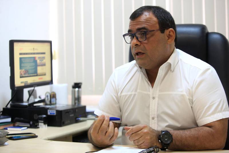 O Governo do Estado entrega, neste mês de dezembro, mais dois prédios públicos reformados. Na foto, o diretor de obras da Sedop, Sérgio Paixão.

FOTO: SIDNEY OLIVEIRA / AG. PARÁ
DATA: 01.12.2018
BELÉM - PARÁ <div class='credito_fotos'>Foto: Sidney Oliveira/Ag. Pará   |   <a href='/midias/2018/originais/26dda700-b7f1-4099-801b-405cd38e2cfc.jpg' download><i class='fa-solid fa-download'></i> Download</a></div>