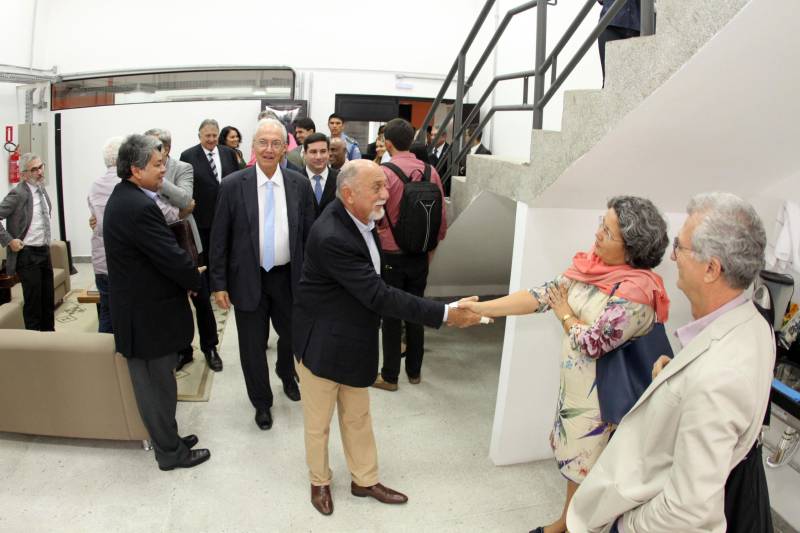 O Parque de Ciência e Tecnologia Guamá (PCT Guamá), em Belém, ganhou um novo prédio para solidificação das ações de incremento ao desenvolvimento socioeconômico do Estado, o Espaço Empreendedor. A cerimônia de inauguração, na quarta-feira (07), foi conduzida pelo governador Simão Jatene e o titular da Secretaria de Estado de Ciência, Tecnologia e Educação Profissional e Tecnológica (Sectet), Alex Fiúza de Mello.
FOTO: CRISTINO MARTINS / AG. PARÁ
DATA: 07.03.2018
BELÉM - PARÁ <div class='credito_fotos'>Foto: Cristino Martins/Ag. Pará | <a href='/midias/2018/originais/2725dd0f-c12e-43d9-bc23-b1043a97ede9.jpg' download><i class='fa-solid fa-download'></i> Download</a></div>