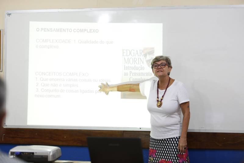 Escola de inverno do Centro de ciências Naturais e Tecnologia (CCNT), da Universidade do Estado do Pará (Uepa). Na foto, minicurso "Etnoconhecimento, direitos socioambientais e pesquisa científica nas Unidades de Conservação".
FOTO: NAILANA THIELY / ARQUIVO / ASCOM UEPA
DATA: 23.01.2017
BELÉM - PARÁ <div class='credito_fotos'>Foto: Nailana Thiely / Ascom Uepa | <a href='/midias/2018/originais/27569e95-5cb1-4c2a-8d76-6a177d525392.jpg' download><i class='fa-solid fa-download'></i> Download</a></div>