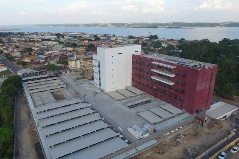 A implantação do Hospital Regional do Tapajós/HRT está inserida no contexto de ampliação e modernização gerencial e tecnológica dos serviços de saúde, em andamento no Estado e está prevista no planejamento estratégico da Secretaria de Estado de Saúde Pública – Sespa.
FOTO: ASCOM SEDOP
DATA: 30.10.2018
ITAITUBA - PARÁ <div class='credito_fotos'>Foto: Ascom Sedop | <a href='/midias/2018/originais/27941158-880e-4622-9293-5ae486d40ccc.jpg' download><i class='fa-solid fa-download'></i> Download</a></div>