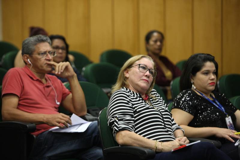 O contexto nacional, no que tange à segurança pública, é problemático, segundo José Alberto Colares, titular da pasta de planejamento estadual, na abertura do Café com Planejamento, programa mensal de formação continuada da Secretaria de Estado de Planejamento (Seplan), que vem se constituindo como referência em relação à discussão e reflexão de políticas públicas e que teve como tema de sua 50ª edição “Avaliação do impacto dos indicadores sociais nos índices de homicídios no Estado do Pará”.
FOTO: SIDNEY OLIVEIRA / AG. PARÁ
DATA: 04.04.2018
BELÉM - PARÁ <div class='credito_fotos'>Foto: Sidney Oliveira/Ag. Pará | <a href='/midias/2018/originais/28b976b5-7fef-4663-b0c1-77b77fc8d444.jpg' download><i class='fa-solid fa-download'></i> Download</a></div>