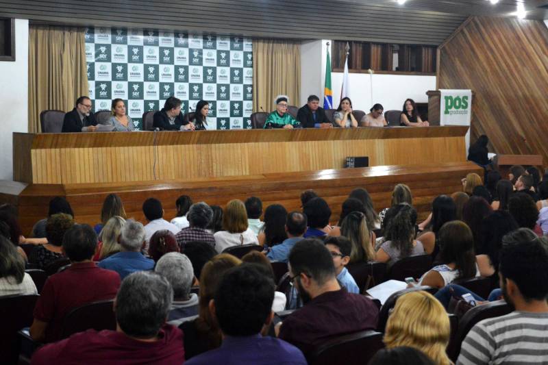 O Programa de Residência Multiprofissional e Uniprofissional em Saúde da Universidade do Estado do Pará (Uepa) celebrou a conclusão de curso de 70 profissionais. A solenidade ocorreu na quinta-feira, 15, no auditório Davi Mufarrej da Universidade da Amazônia, em Belém. O programa é conduzido com as seguintes entidades associadas: Fundação Hospital de Clínicas Gaspar Vianna; Hospital Metropolitano de Urgência e Emergência; Hospital Ophir Loyola; Fundação Santa Casa de Misericórdia do Pará e Fundação Centro de Hemoterapia e Hematologia do Pará.
FOTO: RAYANNE BULHÕES / ASCOM UNAMA
DATA: 15.03.2018
BELÉM - PARÁ <div class='credito_fotos'>Foto: RAYANNE BULHÕES / ASCOM UNAMA | <a href='/midias/2018/originais/2967f064-e7c5-4a7b-8731-24d7d95de415.jpg' download><i class='fa-solid fa-download'></i> Download</a></div>