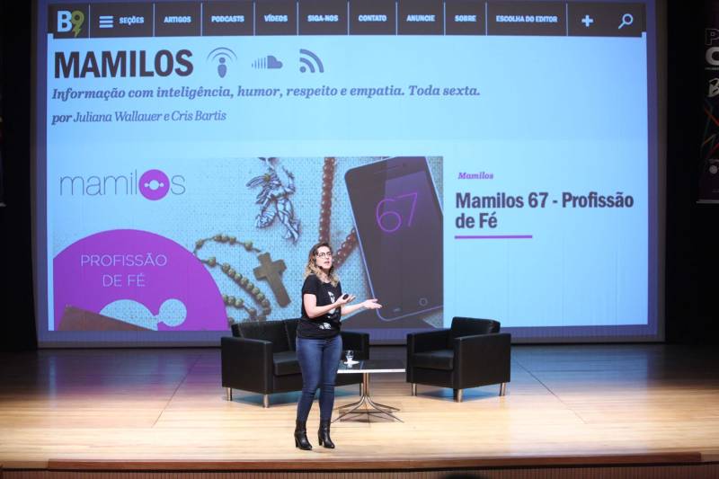 Todas as pessoas que deixaram o teatro onde acontece o Publicom Belém 2018 saíram animadas com o primeiro dia de evento, que encerrou às 20h desta segunda-feira (11). Ter a oportunidade de conhecer mais sobre temas atuais, conhecer de perto profissionais de sucesso da área de comunicação e trocar experiências com estudantes e outros profissionais da área foram os benefícios mais citados por quem participou do evento, que já acontece desde 2013. Na foto, Ju Wallaer, publicitária gaúcha e co-criadora do podcast “Mamilos”.
FOTO: THIAGO GOMES / AG. PARÁ
DATA: 11.06.2018
BELÉM - PARÁ <div class='credito_fotos'>Foto: Thiago Gomes /Ag. Pará | <a href='/midias/2018/originais/2a3565a6-ad33-4e18-aa6c-491cc0e45010.jpg' download><i class='fa-solid fa-download'></i> Download</a></div>