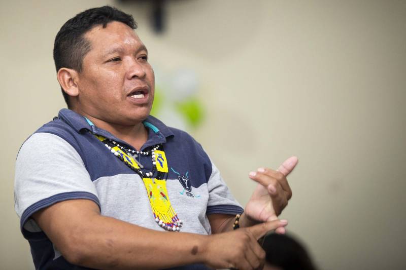 Reunião do Grupo de trabalho (GT) de educação, projeto Kuarika Naruki, para capacitação e acolhimento de povos Warao no Estado. O encontro foi realizado na tarde desta segunda-feira, 11, no auditório da Ueafto, CCBS/UEPA, em Belém.

Na foto,  Freddy Cardona Cardona.

FOTO: NAILANA THIELY / ASCOM UEPA
DATA: 11.06.2018
BELÉM - PARÁ <div class='credito_fotos'>Foto: Nailana Thiely / Ascom Uepa   |   <a href='/midias/2018/originais/2abefee3-55cc-4f7f-89e5-57682965712f.jpg' download><i class='fa-solid fa-download'></i> Download</a></div>