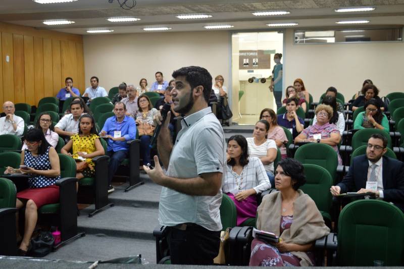 “REDD+ Conceitos e Estratégias para o Desenvolvimento de uma Economia de Baixo Carbono no Pará” é o tema do workshop promovido nesta terça-feira (13) pela Secretaria de Estado de Meio Ambiente e Sustentabilidade (Semas), por meio da Diretoria de Meteorologia, Hidrologia e Mudanças Climáticas (Dimeh), na Escola de Governança Pública do Pará, em Belém. Direcionado a representantes do poder público, o evento debateu no primeiro dia o desenvolvimento de economia de baixo carbono.
FOTO: ASCOM SEMAS
DATA: 13.11.2018
BELÉM - PARÁ <div class='credito_fotos'>Foto: ASCOM SEMAS | <a href='/midias/2018/originais/2b956cab-32ae-4cab-8b62-a119a31a6b4a.jpg' download><i class='fa-solid fa-download'></i> Download</a></div>