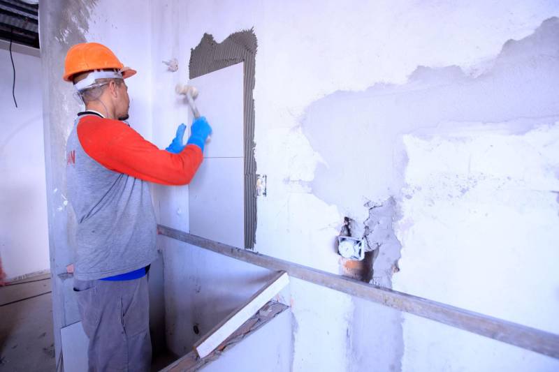 Construção do novo hospital Doutor Abelardo Santos, empreendimento do Governo do Estado sob a coordenação da Secretaria de Estado de Desenvolvimento Urbano e Obras Públicas (Sedop). A obra avançou e está com 70% de serviços executados, sendo que 500 homens trabalham distribuídos em turnos de segunda a sábado, de 7h às 22 horas.
FOTO: RODOLFO OLIVEIRA / AG. PARÁ
DATA: 11.04.2018
BELÉM - PARÁ <div class='credito_fotos'>Foto: Rodolfo Oliveira/Ag. Pará | <a href='/midias/2018/originais/2c3decfd-70ca-4745-beaa-2a46f9c739a3.jpg' download><i class='fa-solid fa-download'></i> Download</a></div>