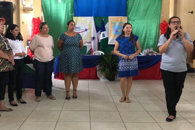 O fortalecimento da relação família e escola, inserção, manutenção e sucesso escolar, e empreendedorismo e iniciativas para geração de renda foram os módulos debatidos no último dia das ações do Projeto Família e Cidadania. Iniciada em 28 de fevereiro, no Club Thália, em Santa Izabel do Pará, a programação foi encerrada na sexta-feira (2), com a participação de mais de 100 pessoas.
FOTO: ASCOM NAC
DATA: 02.03.2018
SANTA IZABEL DO PARÁ - PARÁ <div class='credito_fotos'>Foto: Ascom NAC | <a href='/midias/2018/originais/2c7be8f7-0ae6-4bd2-b23a-bc29e0aa1834.jpg' download><i class='fa-solid fa-download'></i> Download</a></div>