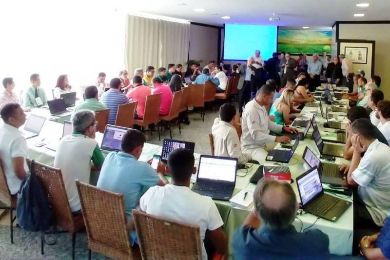 A Empresa de Assistência Técnica e Extensão Rural do Estado do Pará (Emater-Pará), deu início, nesta terça-feira (24), à reunião técnica no prédio do sistema Senar/Faepa, para alinhar a atuação sobre as linhas de créditos do Programa Nacional de Fortalecimento da Agricultura Familiar (Pronaf), com recursos operados pelo Banco da Amazônia
FOTO: ASCOM EMATER
DATA: 24.04.2018
BELÉM - PARÁ <div class='credito_fotos'>Foto: ASCOM EMATER | <a href='/midias/2018/originais/2c9cb4d7-520e-4f9b-8cc4-72cd63ba3a4a.jpg' download><i class='fa-solid fa-download'></i> Download</a></div>