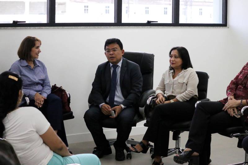 Representantes de organizações sociais, do Conselho Estadual dos Direitos da Pessoa com Deficiência, de órgãos estaduais e do Ministério Público do Pará visitaram as obras do Centro Integrado de Inclusão e Reabilitação (CIIR), em Belém. O promotor de Justiça de Defesa das Pessoas com Deficiência e dos Idosos, Waldir Macieira (foto), disse ter ficado muito satisfeito com tudo o que viu.
FOTO: THALITA GARCIA / ASCOM INDSH
DATA: 21.03.2018
BELÉM - PARÁ <div class='credito_fotos'>Foto: THALITA GARCIA / ASCOM INDSH | <a href='/midias/2018/originais/2cef9aad-3f96-4a7a-87c5-c0da1a857197.jpg' download><i class='fa-solid fa-download'></i> Download</a></div>