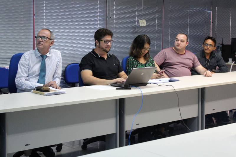 O Programa Nota Fiscal Cidadã - de estímulo à cidadania fiscal - realizou nesta quarta-feira (14), na sede da Secretaria de Estado da Fazenda (Sefa), o primeiro sorteio deste ano, com 5.258 prêmios no valor total de cerca de R$ 800 mil, sendo um prêmio de R$ 40 mil; dois prêmios de R$ 20 mil e dois prêmios de R$ 10 mil; 35 prêmios de R$ 1 mil; 140 prêmios de R$ 500; 875 de R$ 200 e 4.203 prêmios de R$ 100
FOTO: ASCOM SEFA
DATA: 14.03.2018
BELÉM - PARÁ <div class='credito_fotos'>Foto: Ascom Sefa | <a href='/midias/2018/originais/2d06036a-5633-410e-ae65-fbdaddd5ff2f.jpg' download><i class='fa-solid fa-download'></i> Download</a></div>