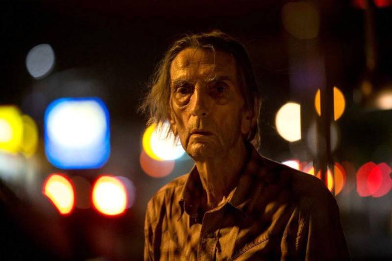 Nesta quinta-feira, 22, às 20h, o filme “Lucky”, dirigido por John Carroll Lynch, terá sua estreia nas sessões regulares do Cine Líbero Luxardo, da Fundação Cultural do Pará (FCP).

FOTO: DIVULGAÇÃO
DATA: 21.03.2018 <div class='credito_fotos'>Foto: Divulgação   |   <a href='/midias/2018/originais/2d81477d-4baa-4f64-bdd6-4c1c0a4903a4.jpg' download><i class='fa-solid fa-download'></i> Download</a></div>