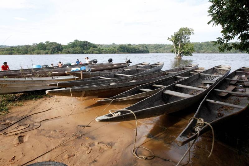 O Pará é o estado brasileiro que mais titulou áreas em prol dos remanescentes de quilombos em todo o Brasil. Um avanço e um reconhecimento histórico para aqueles que tanto fizeram pelo país desde a sua colonização. Somente nos últimos três anos, o Governo emitiu cinco títulos coletivos; o mais recente foi entregue no sábado (3), na comunidade Cachoeira Porteira (foto), localizada em Oriximiná, região oeste do Pará.
FOTO: RODOLFO OLIVEIRA / ARQUIVO AG. PARÁ
DATA: 05.03.2018
ORIXIMINÁ - PARÁ
<div class='credito_fotos'>Foto: Rodolfo Oliveira/Ag. Pará | <a href='/midias/2018/originais/2ddaf13a-0862-4cb2-88f5-eb7528c3ad58.jpg' download><i class='fa-solid fa-download'></i> Download</a></div>
