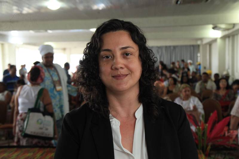 Com debates sobre representatividade, violência e racismo contra populações de matriz africana, quilombolas e indígenas, a IV Conferência Estadual de Promoção da Igualdade Racial foi aberta nesta terça-feira, 27, no Hotel Gold Mar, em Belém. Na foto, Juliana Oliveira, que integra a Coordenadoria do Grupo de Direitos Humanos da Defensoria Pública do Estado do Pará.
FOTO: WAGNER ALMEIDA / ASCOM SEJUDH
DATA: 27.03.2018
BELÉM - PARÁ
<div class='credito_fotos'>Foto: Wagner Almeida/ Ascom Sejudh | <a href='/midias/2018/originais/2ddb9b4d-b742-45ca-b76b-866348dde9dc.jpg' download><i class='fa-solid fa-download'></i> Download</a></div>