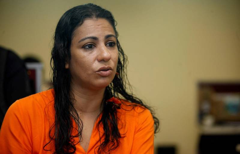 A Secretaria de Estado de Meio Ambiente (Sema), por meio da Diretoria de Áreas Protegidas (Diap), começou nesta terça-feira (15) a Oficina Integrada das Áreas Protegidas da Calha Norte do Pará, com o objetivo de criar estratégias integradas na gestão das unidades de conservação da região. A oficina continua nesta quarta-feira (16), no auditório da Diap, no Parque Estadual do Utinga.
Na foto: A antropóloga Cláudia Kahwage, gerente de Povos Indígenas e Comunidades Tradicionais da Sema.
FOTO: ASCOM SEMA
DATA: 24.01.2013
BELÉM - PARÁ <div class='credito_fotos'>Foto: Ascom SEMA | <a href='/midias/2018/originais/2e508b6e-4f0a-4d83-9478-f4afaaec51f0.jpg' download><i class='fa-solid fa-download'></i> Download</a></div>