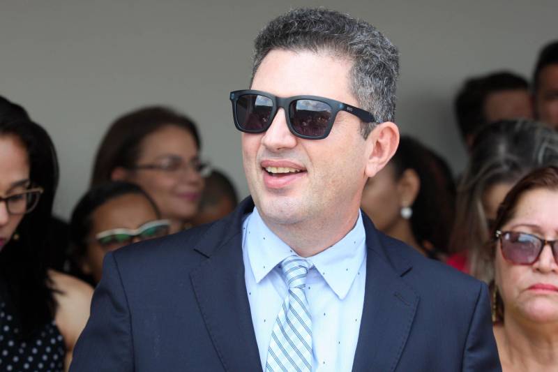 O Governo do Estado entregou nesta sexta-feira, 26, mais uma unidade Pro Paz Mulher. O governador Simão Jatene fez a entrega do novo espaço, que fica em Ananindeua, na Região Metropolitana de Belém e visa ampliar o atendimento humanizado e integral às mulheres em situação de violência de gênero. “Não é apenas um espaço de atendimento às mulheres, mas é, antes de tudo, um espaço de construção da cultura da paz”, disse o governador durante a inauguração. Na foto, Eduardo Teixeira.
FOTO: SIDNEY OLIVEIRA / AG. PARÁ
DATA: 26.10.2018
ANANINDEUA - PARÁ <div class='credito_fotos'>Foto: Sidney Oliveira/Ag. Pará | <a href='/midias/2018/originais/2f3f1a8b-cbc8-4f89-a731-2d6379b433fa.jpg' download><i class='fa-solid fa-download'></i> Download</a></div>