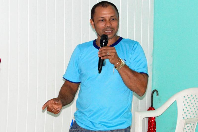 Conscientizar a população para adoção de medidas que contribuam para a prevenção e controle da raiva foi o objetivo da ação educativa realizada pela Agência de Defesa Agropecuária do Estado do Pará (Adepará) nos municípios de Melgaço, Portel e Breves, localizados no Arquipélago do Marajó. A ação, que ocorreu no período de 4 a 8 de junho, foi voltada para estudantes, produtores, agentes comunitários de saúde e a comunidade em geral.
FOTO: ASCOM ADEPARÁ
DATA: 08.05.2018
MELGAÇO - PARÁ <div class='credito_fotos'>Foto: ASCOM ADEPARÁ | <a href='/midias/2018/originais/2f882f97-c710-4120-b87c-e4993507748e.jpg' download><i class='fa-solid fa-download'></i> Download</a></div>